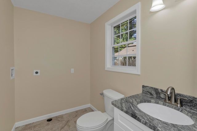 63 Hope St, Springfield, MA 01119