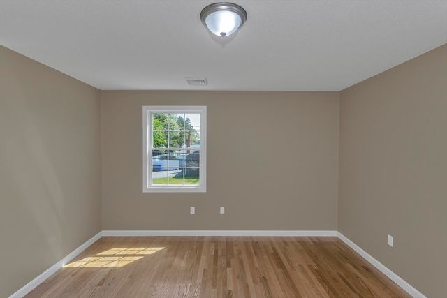 63 Hope St, Springfield, MA 01119