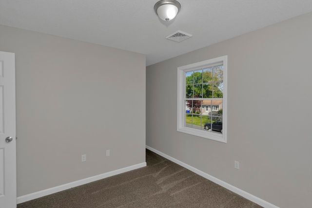 63 Hope St, Springfield, MA 01119