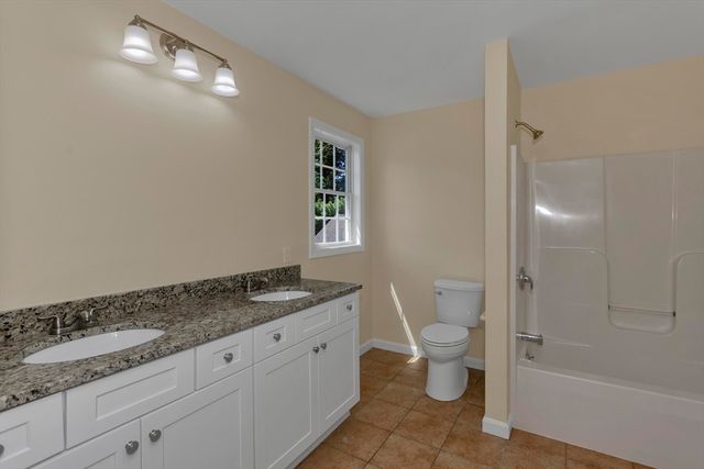 63 Hope St, Springfield, MA 01119