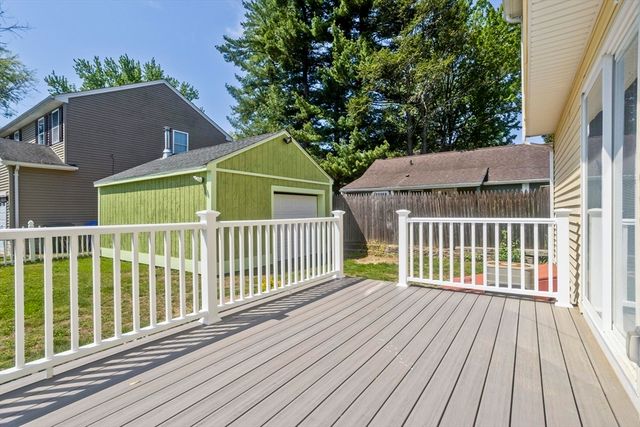 63 Hope St, Springfield, MA 01119
