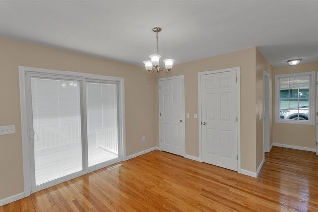 63 Hope St, Springfield, MA 01119