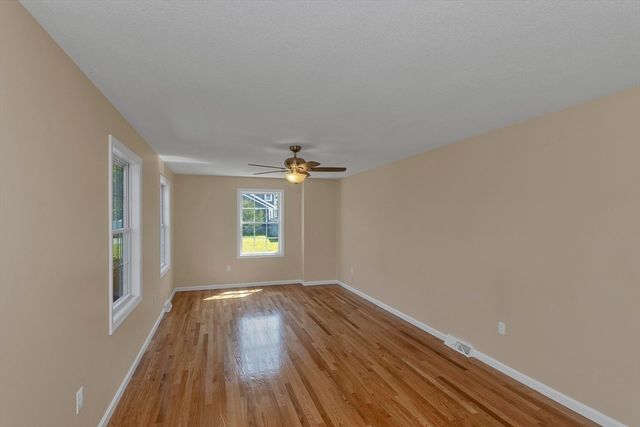 63 Hope St, Springfield, MA 01119