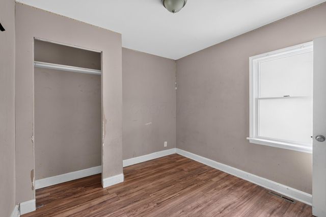 2864 E 9th Avenue, Columbus, OH 43219