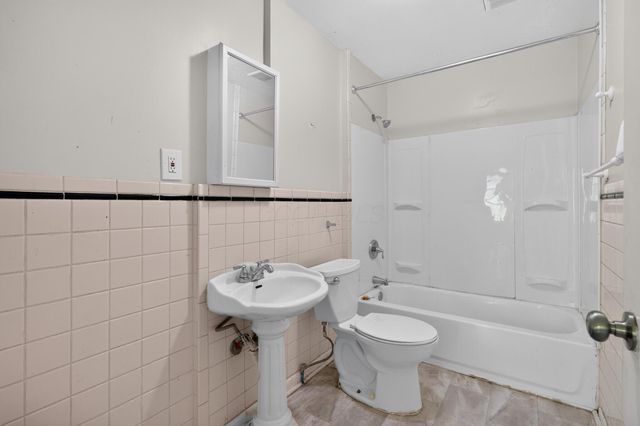2864 E 9th Avenue, Columbus, OH 43219