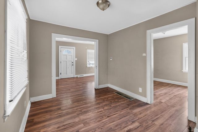 2864 E 9th Avenue, Columbus, OH 43219