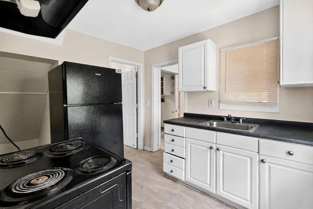 2864 E 9th Avenue, Columbus, OH 43219
