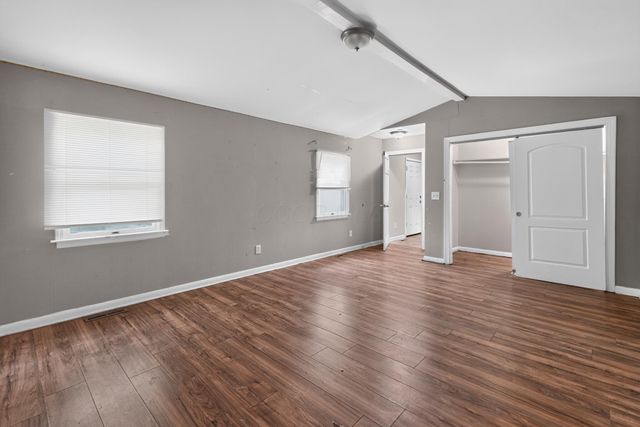 2864 E 9th Avenue, Columbus, OH 43219