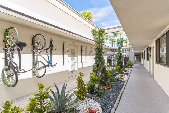 1901 N Andrews Avenue 214, Wilton Manors, FL 33311