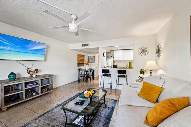 1901 N Andrews Avenue 214, Wilton Manors, FL 33311