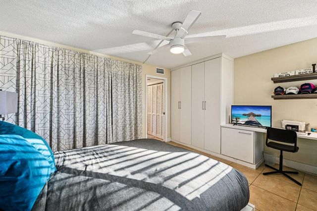 1901 N Andrews Avenue 214, Wilton Manors, FL 33311