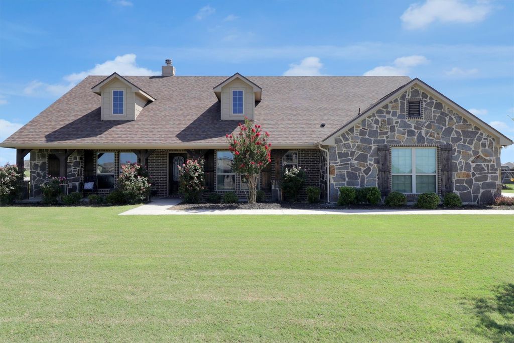 7818 Sagebrush Lane, Godley, TX 76044 — exterior