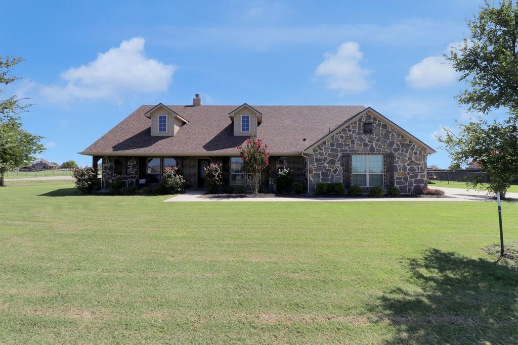 7818 Sagebrush Lane, Godley, TX 76044 — photo 2