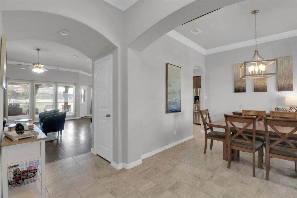 7818 Sagebrush Lane, Godley, TX 76044 — photo 5