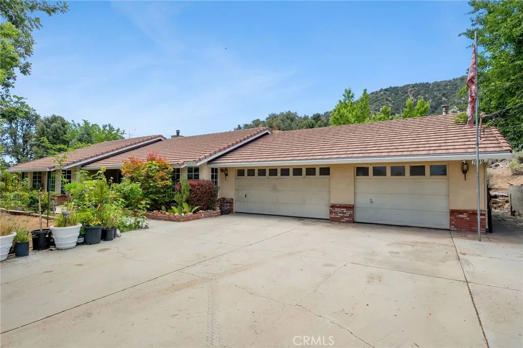 7685 Wintergreen, Wrightwood, CA 92397