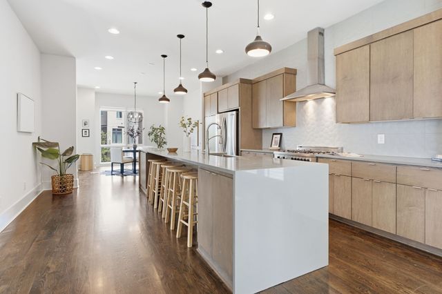 800 13th Ave, S, Nashville, TN 37203