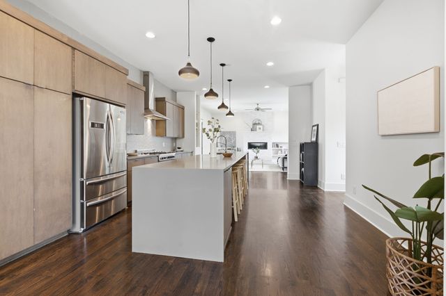 800 13th Ave, S, Nashville, TN 37203