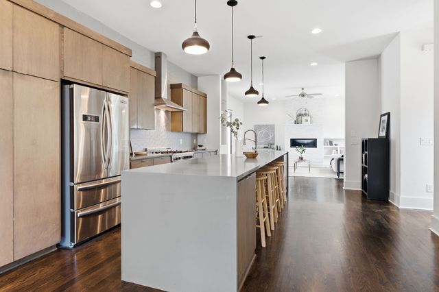 800 13th Ave, S, Nashville, TN 37203