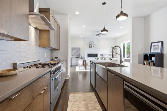 800 13th Ave, S, Nashville, TN 37203
