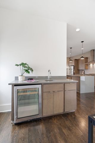 800 13th Ave, S, Nashville, TN 37203