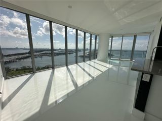 888 Biscayne Blvd 4208, Miami, FL 33132