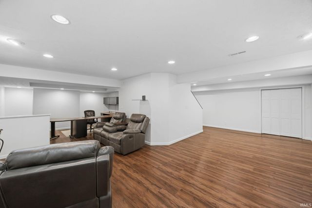 901 Rainbow Court, Lafayette, IN 47904