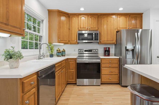 901 Rainbow Court, Lafayette, IN 47904