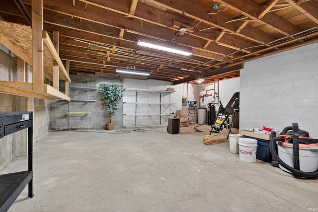 1050 N 200 E, Logansport, IN 46947