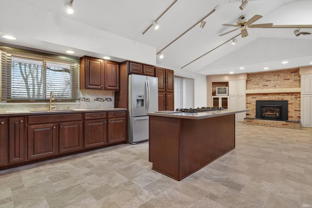 1050 N 200 E, Logansport, IN 46947