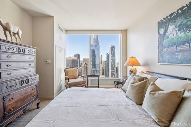 425 1st Street 3706, San Francisco, CA 94105