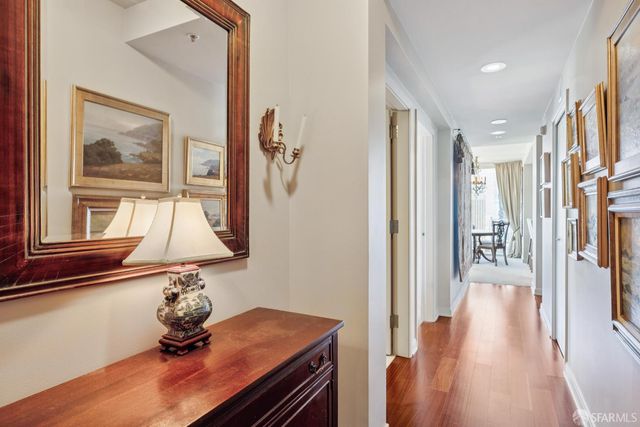 425 1st Street 3706, San Francisco, CA 94105