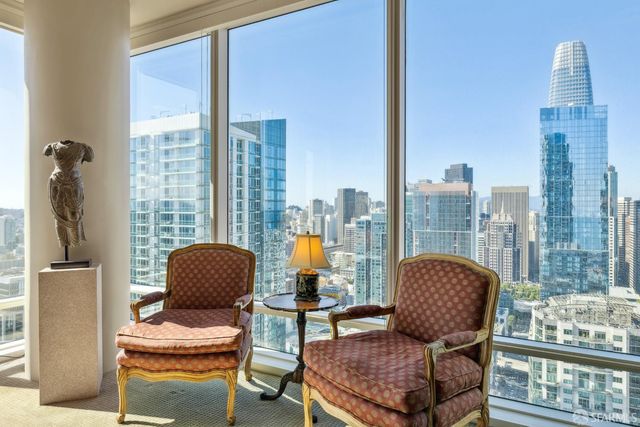 425 1st Street 3706, San Francisco, CA 94105