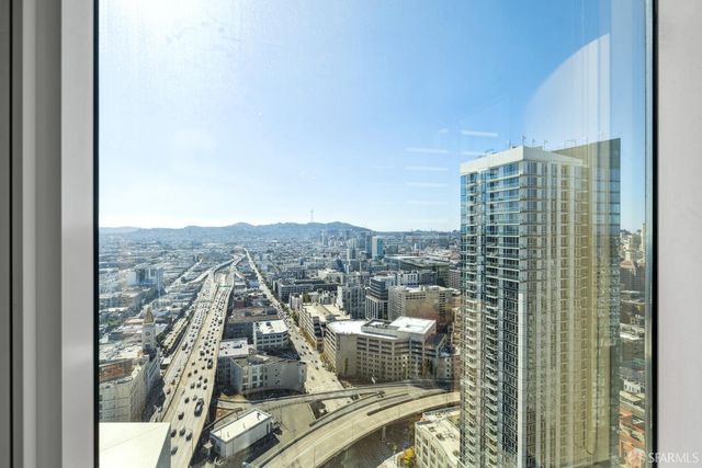 425 1st Street 3706, San Francisco, CA 94105