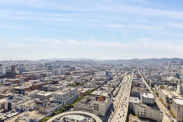425 1st Street 3706, San Francisco, CA 94105