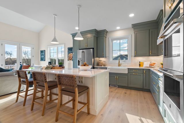 19 Summertime Circle, Stonington, CT 06379