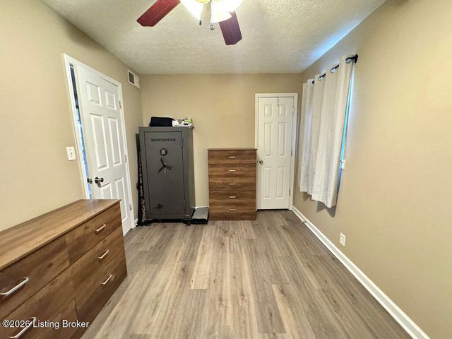 13405 Lidcomb Ave, Louisville, KY 40272