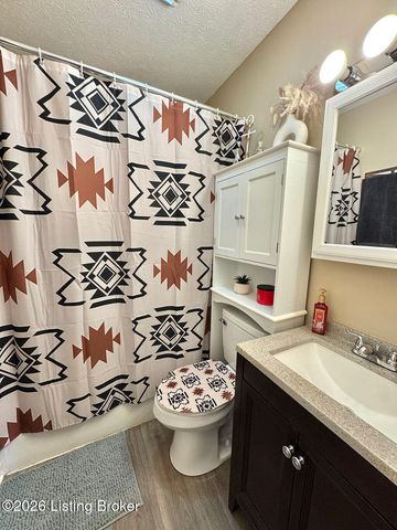 13405 Lidcomb Ave, Louisville, KY 40272