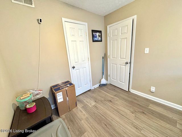 13405 Lidcomb Ave, Louisville, KY 40272