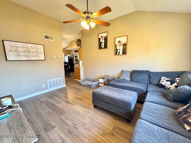 13405 Lidcomb Ave, Louisville, KY 40272