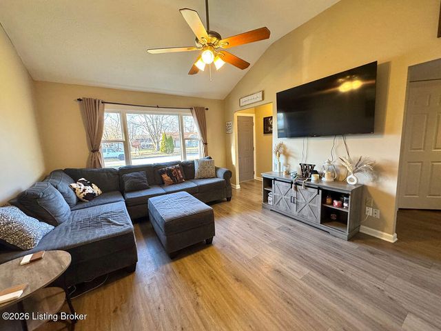 13405 Lidcomb Ave, Louisville, KY 40272