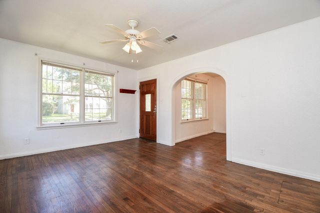 1932 Canterbury Street, Houston, TX 77030