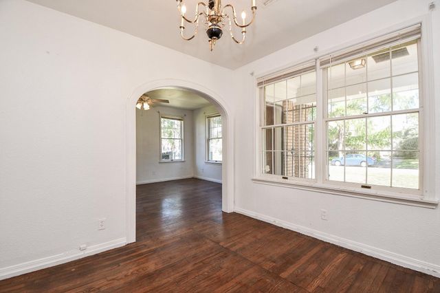 1932 Canterbury Street, Houston, TX 77030