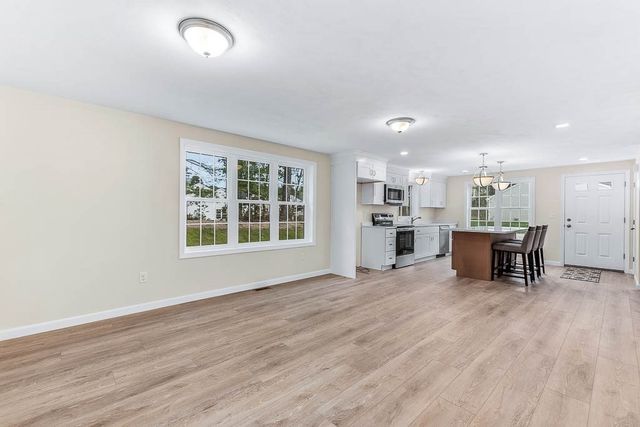 5 Bumble Bee Dr., Plymouth, MA 02360