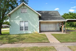 442 W Mccart Street, Krum, TX 76249
