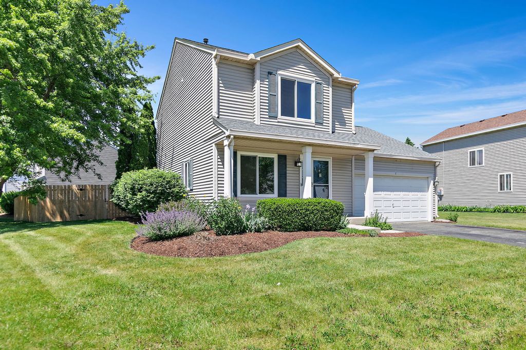 Image 2 of property listing at 1 Marie Court, South Elgin, IL 60177