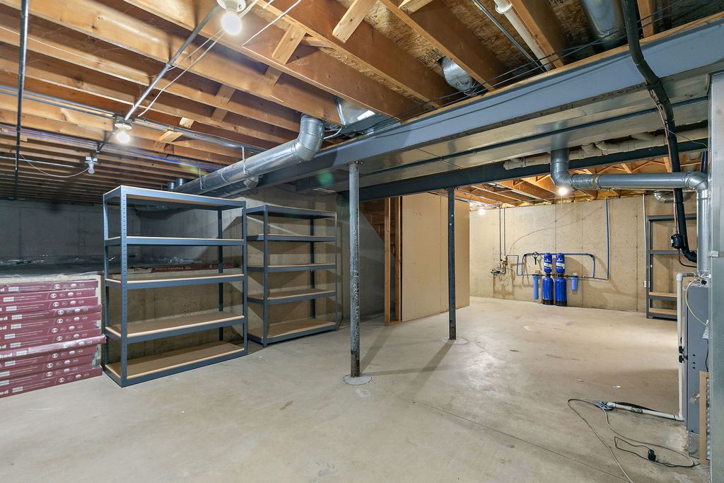 Image 18 of property listing at 1 Marie Court, South Elgin, IL 60177