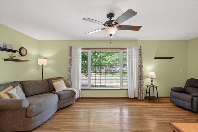 1094 Lowell Drive, Apple Valley, MN 55124