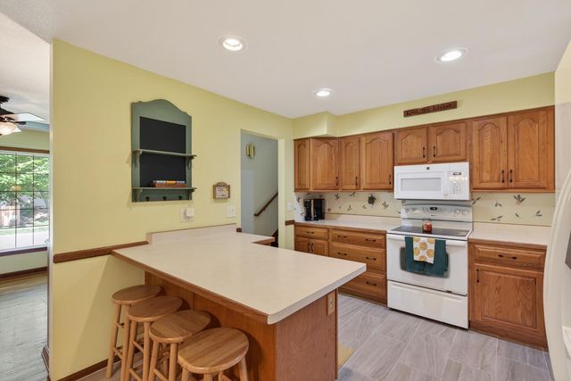 1094 Lowell Drive, Apple Valley, MN 55124