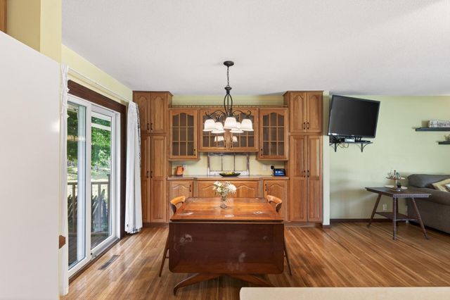1094 Lowell Drive, Apple Valley, MN 55124