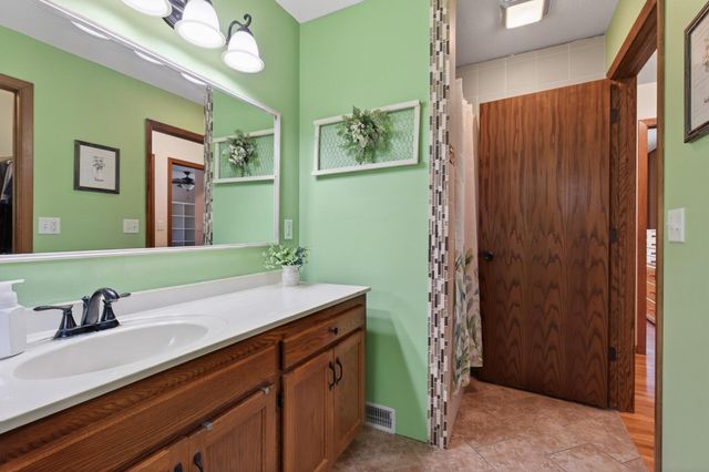 1094 Lowell Drive, Apple Valley, MN 55124